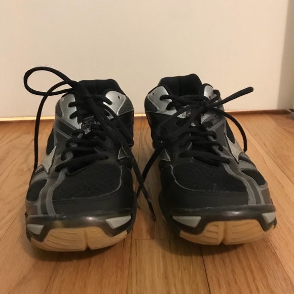 Volleyball shoes - Picture 2 of 3